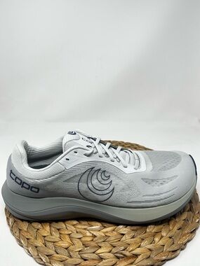 TOPO Ultrafly 6 Running Shoes Grey Navy Size 14 Men's
